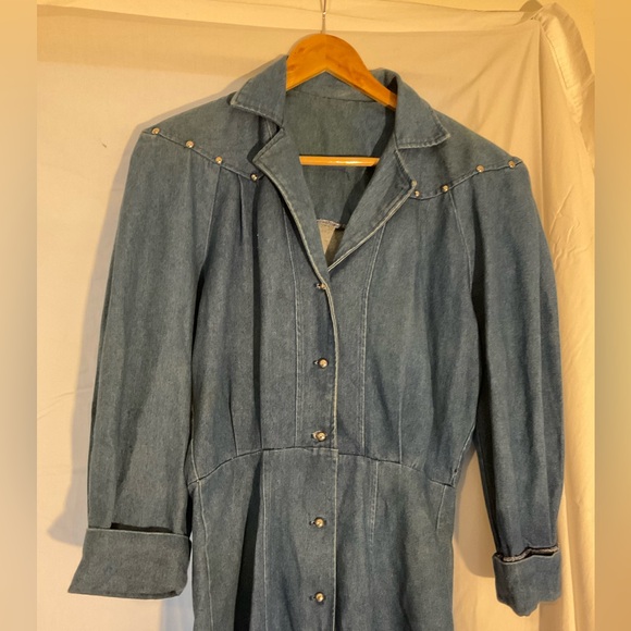 Vintage 80s denim dress with silver detailing and shoulder pads - Picture 2 of 3